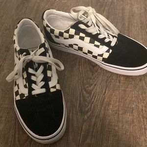 Women’s Checkered Vans size 8